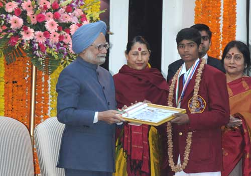 PM Modi with Bravery Award recipients